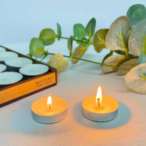 شموع دائرية غير معطرة