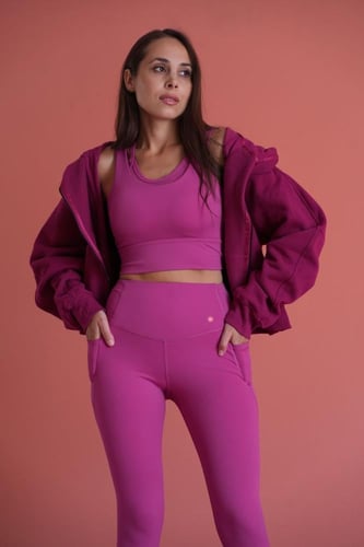 طقم يوجا ( Sports Bra , Yoga Pants & Jacket)