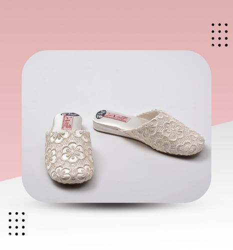 شبشب عرايسي كعب واطي دانتيل 4129