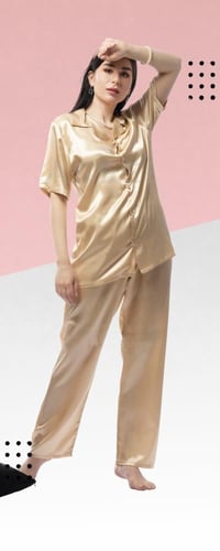 بجامة عرايسي ساتان نص كم 3031