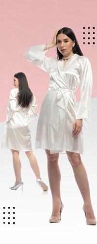 روب أستقبال عرايسي ساتان قصير 7012