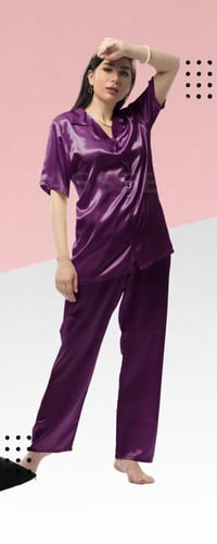 بجامة عرايسي ساتان نص كم 3031