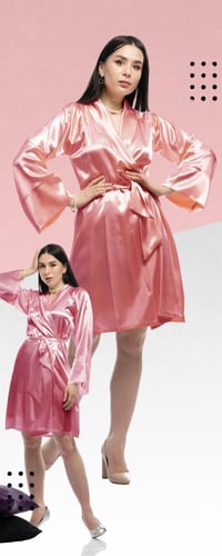 روب أستقبال عرايسي ساتان قصير 7012