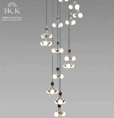 ثريا طويله للدرج