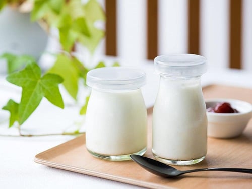 كاس زجاج 100 مل مع غطاء بلاستك