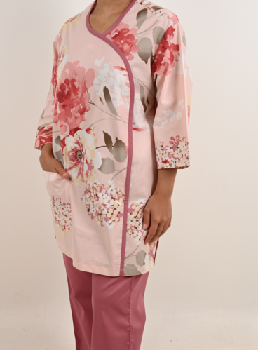 زي العاملات المنزلية ملون انيق