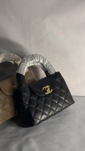 شنطة جلد مني