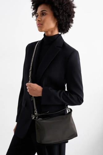 حقيبة كروس بودي مع حزام حقيبة قابل للفصل