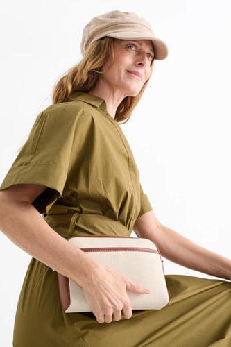 حقيبة كروس بودي مع حزام حقيبة قابل للفصل