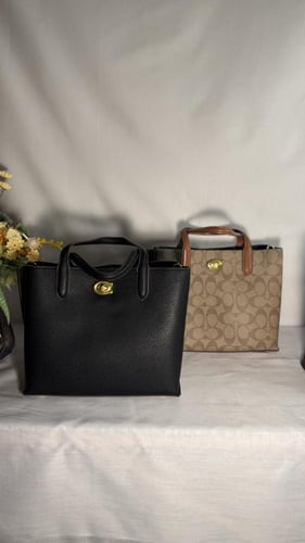 حقيبة جلد علامة ماركة