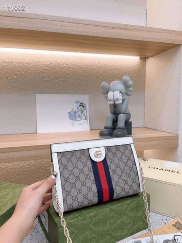 شنط كروس بودي,,شنطة انيقة