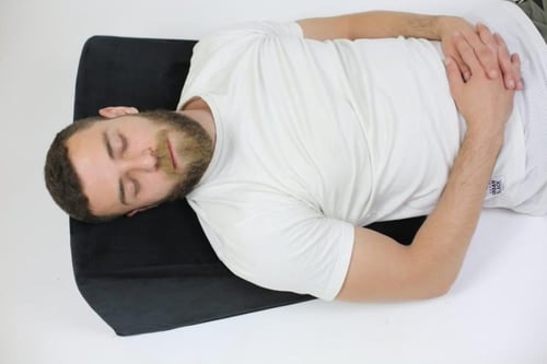 مخــدة منحـدر كبار من HT إتش تي