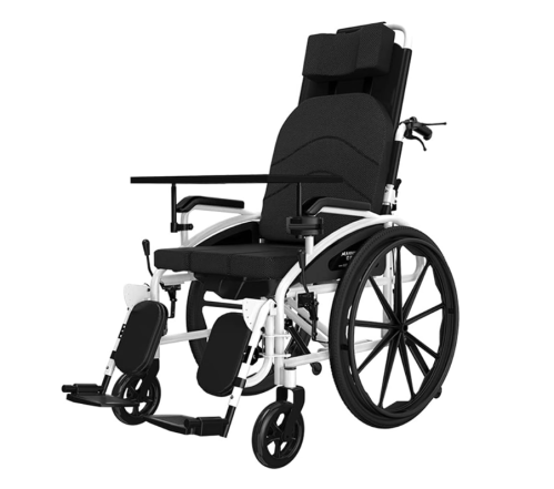 كرسي متحرك و حمام مع طاوله و رافع قدم