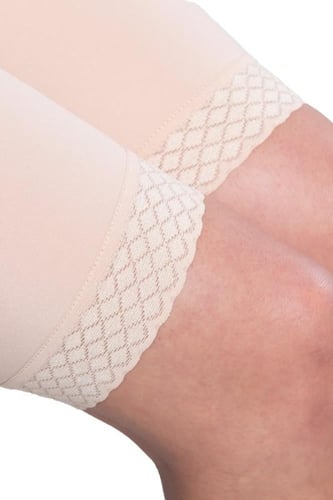 مشد بعد عملية شفط الدهون للارداف تحت الركبه ليبولا...