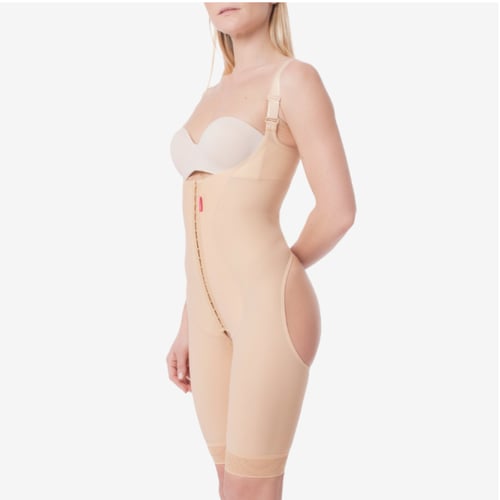 مشد بعد عملية شفط الدهون فوق الركبة والبطن لتكبير...