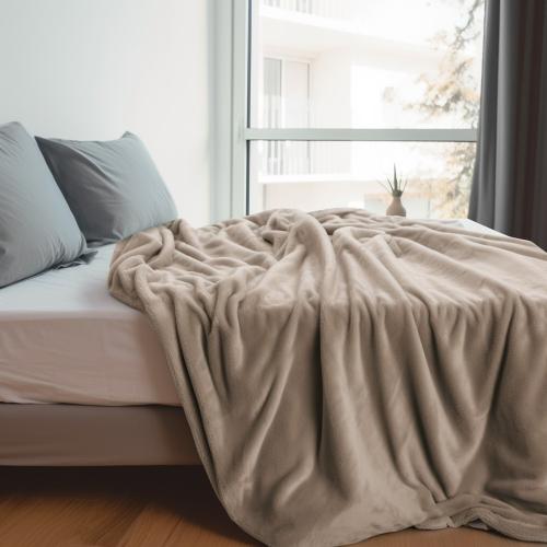 بطانية خفيفة مخمل