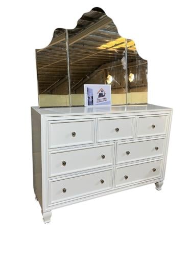 Hairdresser with 7 storage drawers and mirrors