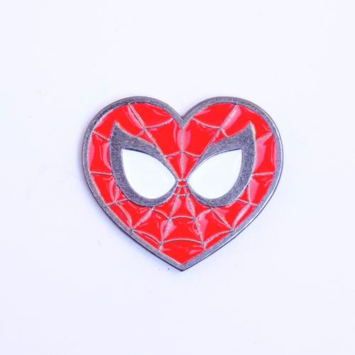 بروش حديد قلب البطل الخارق.