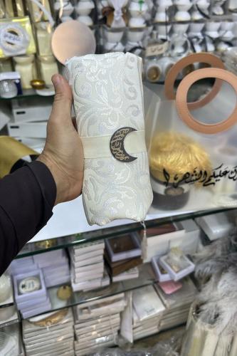 سجاد سوري مع شريطه ولوقو رمضان