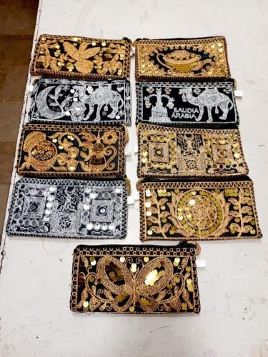 شنط صغيره تصلح لتوزيعات