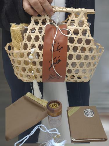 سلال رمضان جلد مكتوب عليه مبارك عليكم الشهر جوات ا...