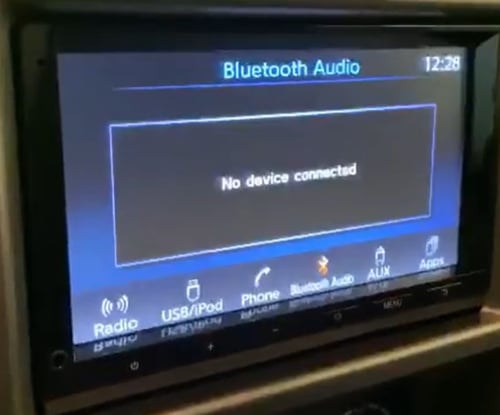 شاشة نيسان باترول سفاري فتك مع ابل كار بلي