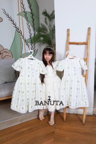 A Banani dress with soft floral pattern