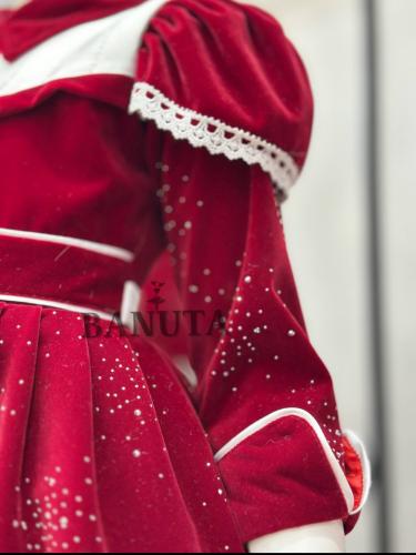 Girls' velvet dress with long sleeves