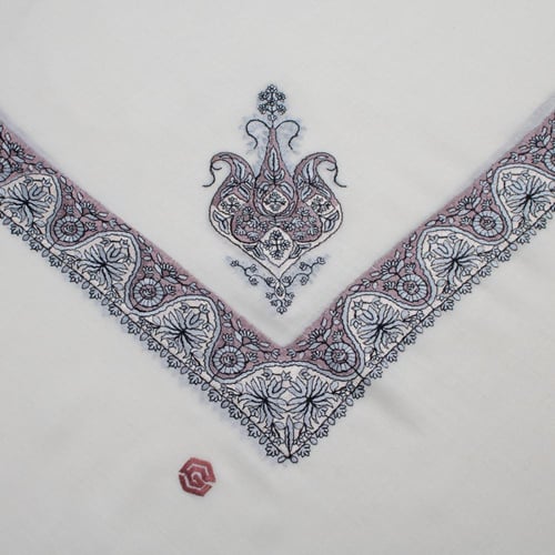 شال مطرز شتوي فاخر - GENEVOIS