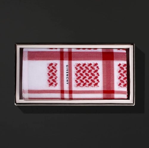 شماغ جيفنشي الأصلي 2024