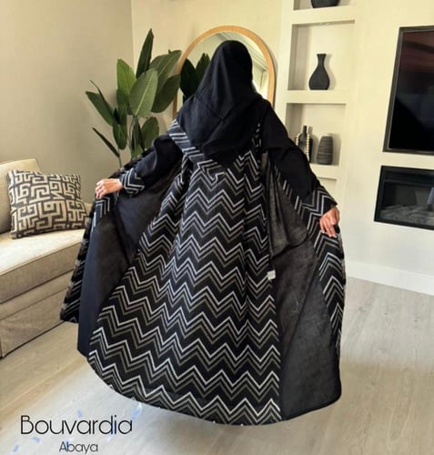 عبايه ركامه. اسود