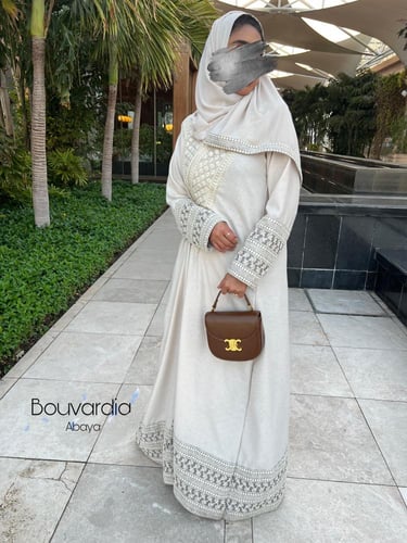 عبايه لينن ابيض