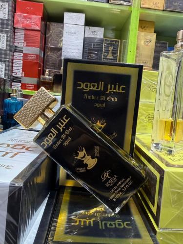 عطر عنبر العود أسود Amber Al Oud 100 مل او دي بارف...