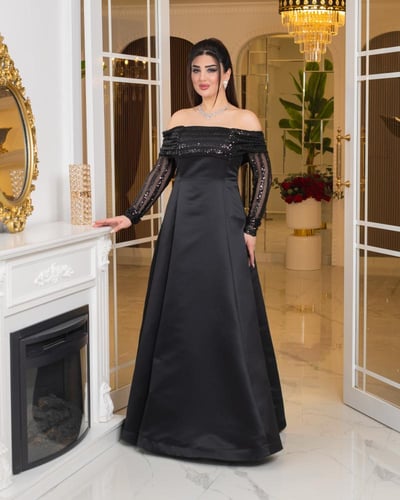 فستان: "إليغانس نوار"