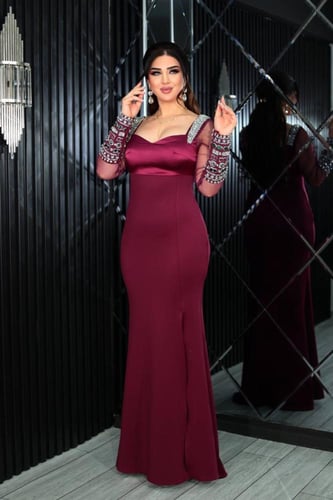 فستان "رويال بورغندي"