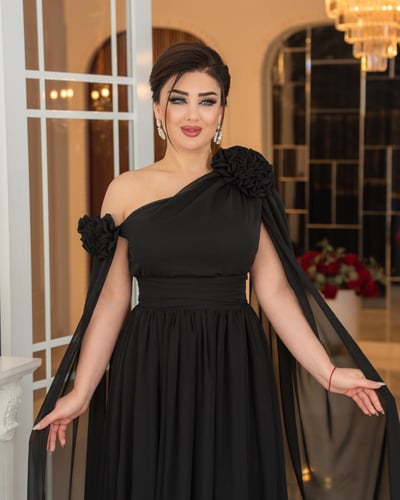 فستان "أميرة الأحلام" اسود