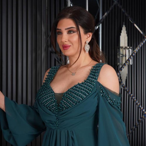 فستان "إليجانس وايت" اخضر