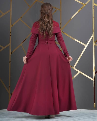 فستان سحر الأنوثة عنابي