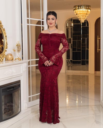 فستان همس الفخامة (عنابي غامق)