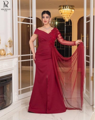 فستان "أميرة الليل" (احمر)