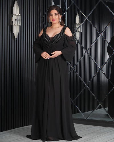 فستان "إليجانس وايت" اسود