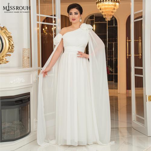 فستان "أميرة الأحلام" ابيض