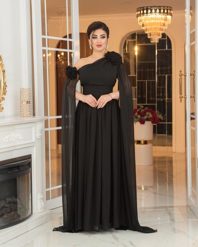 فستان "أميرة الأحلام" اسود