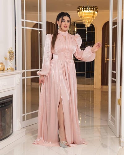 فستان الأناقة الملكية (وردي)