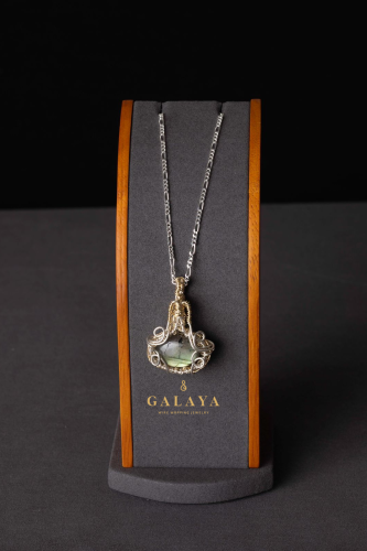 قلادة من الفضة الخالص مع حجر اللابرادوريت - الطاؤو...