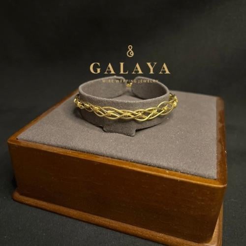 اسوارة من الفضة الخالص المطلي بالذهب