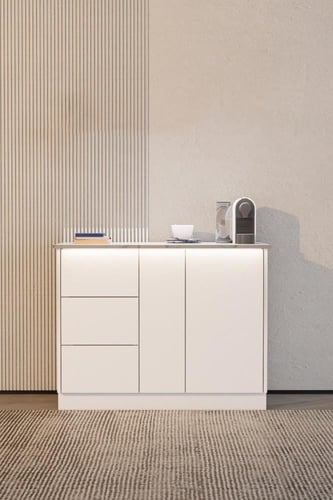 ركن قهوة للزوايا الصغيرة بدرج محاصيل عصري.