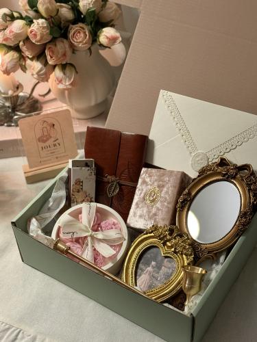 The Victorian Memories Box