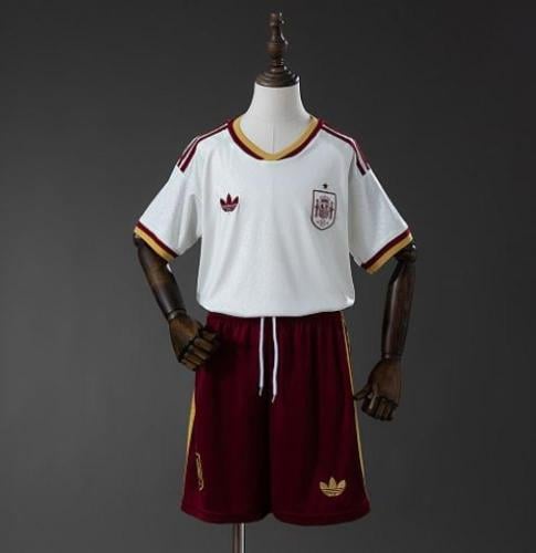 طقم منتخب اسبانيا (اطفال)
