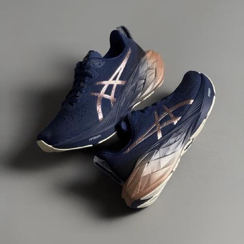 ASICS novavlast run